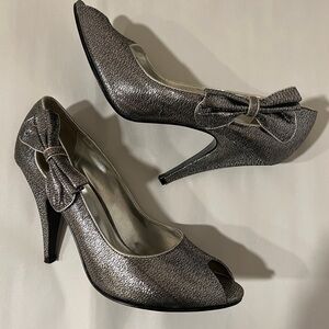 Bakers silver black peep toe pumps shoes with bow on side